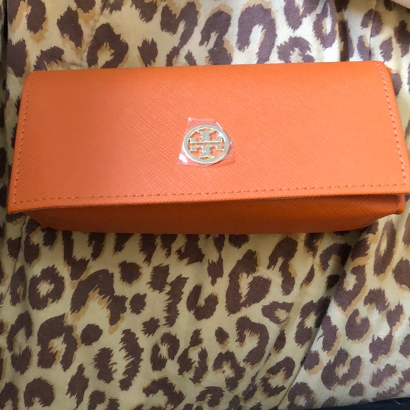 Tory Burch Cat ? Eye Sunglasses ?by Luxottica main image 4